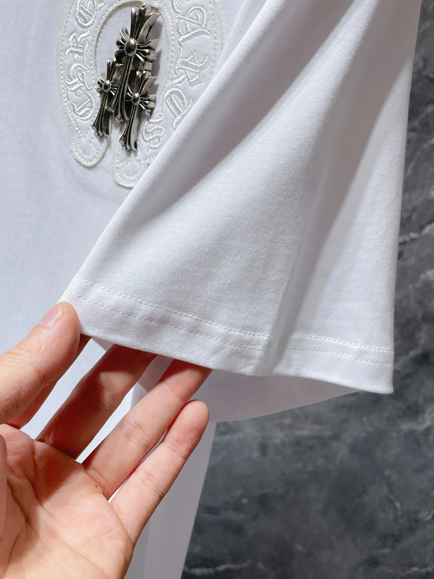 P170 New for summer, Chrome Hearts 25ss, high-weight, environmentally friendly, high-quality top-quality fabric, 260g~285g, Crow Cross Horseshoe Sanskrit patches, hand-buttoned embroidered short sleeves, counter synchronized, replica version 1:1, recommended colors: black, white, code numbers: S, M, L, XL